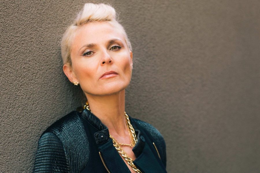 Faithless'ten Sister Bliss Geri Döndü