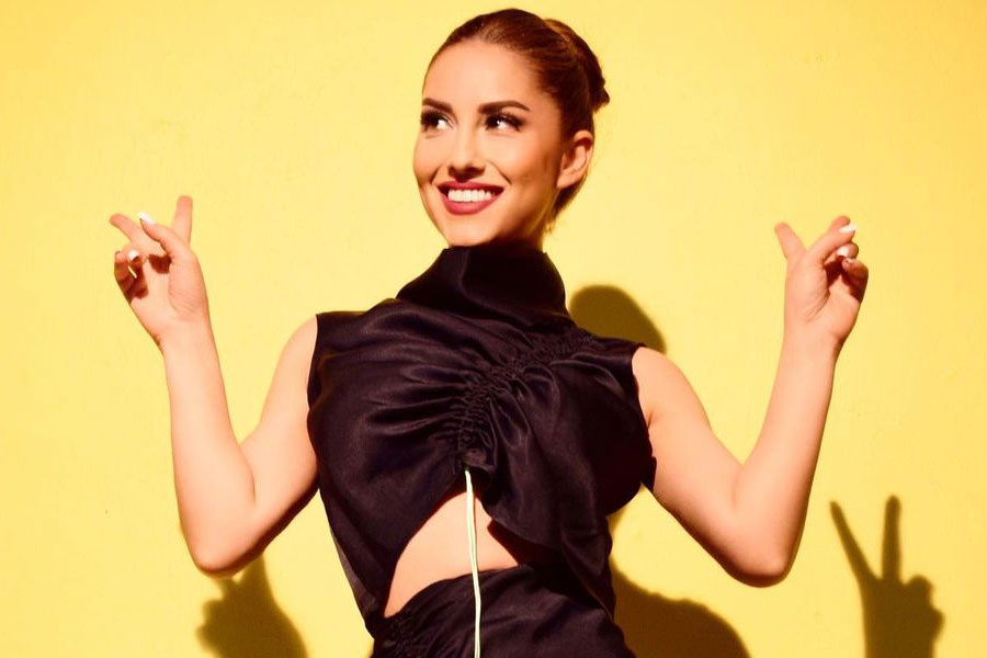 İpek Demir "Çaresi Aşk"