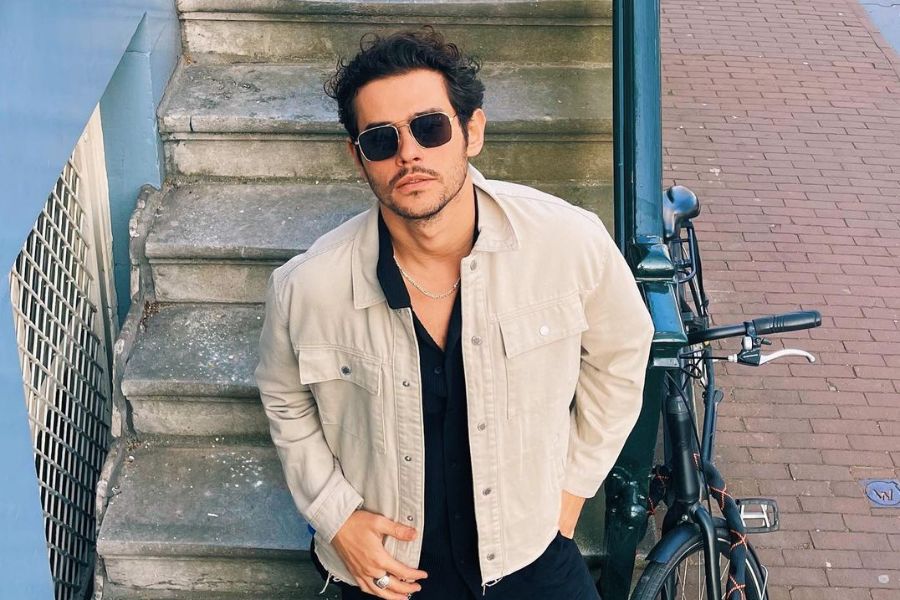 Cem Belevi Bu Yaz "Esiyor"