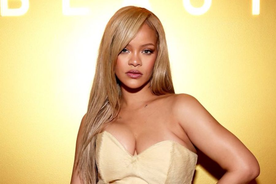 Rihanna Rekor Kırdı