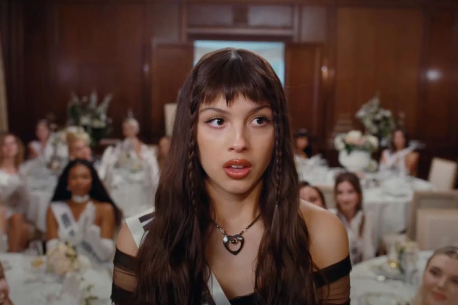 Olivia Rodrigo "GUTS" Albümünün Genişletilmiş Versiyonunu Yayınladı