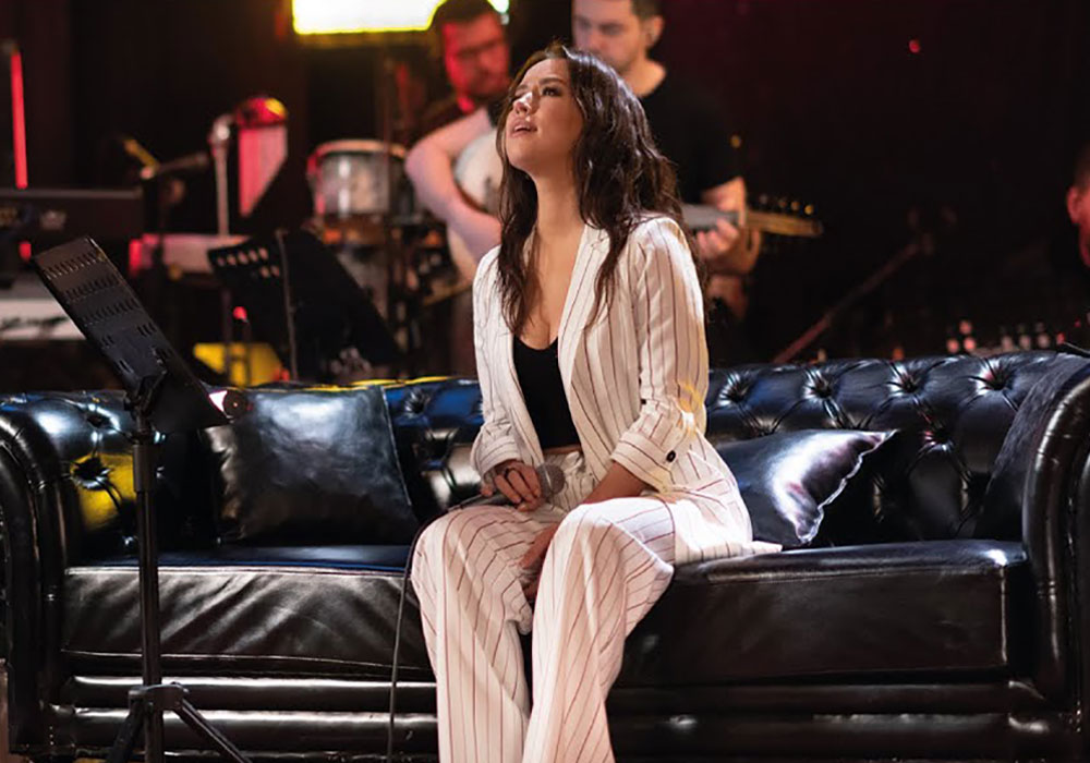 Tuğba Yurt'tan Yanlızlar İçin "Kış Gülleri"