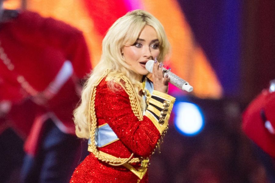 Sabrina Carpenter'dan Hayranlarına Yasak Geliyor!