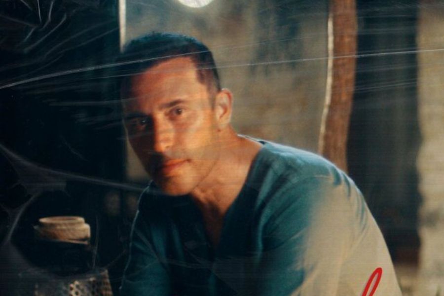 Mustafa Sandal'dan Yeni Şarkı!