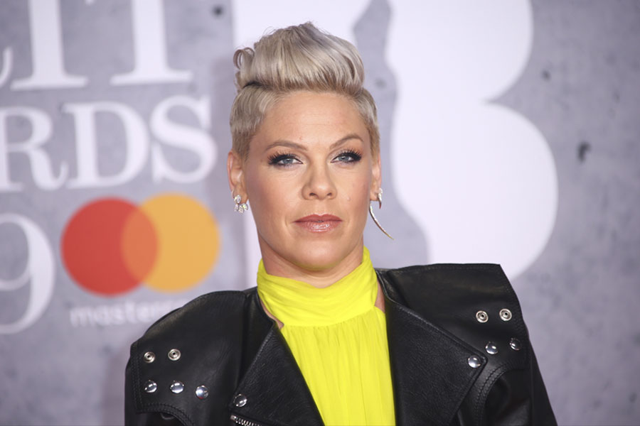 P!nk 21. Yüzyılda İngiltere'de En Çok Şarkısı Çalan Kadın Sanatçı Oldu