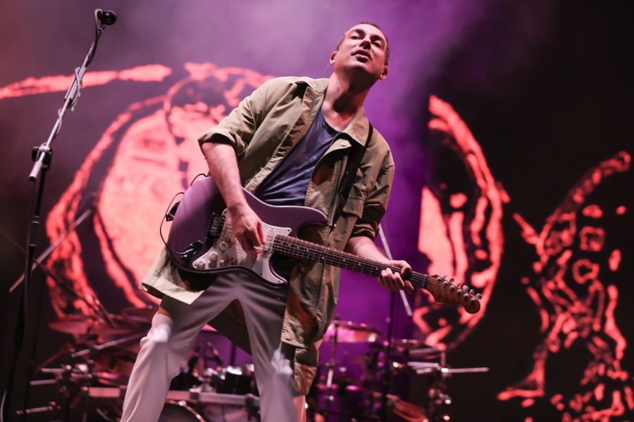 Mor ve Ötesi'nden Tarihi Konser