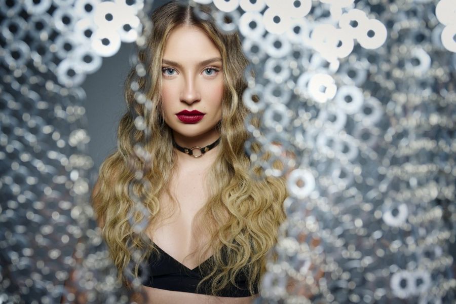 Irmak Arıcı'dan Sürpriz Single!