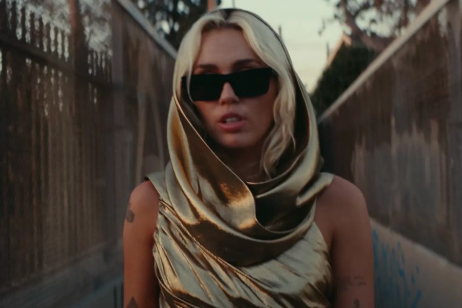 Miley Cyrus'tan Yeni Rekor!