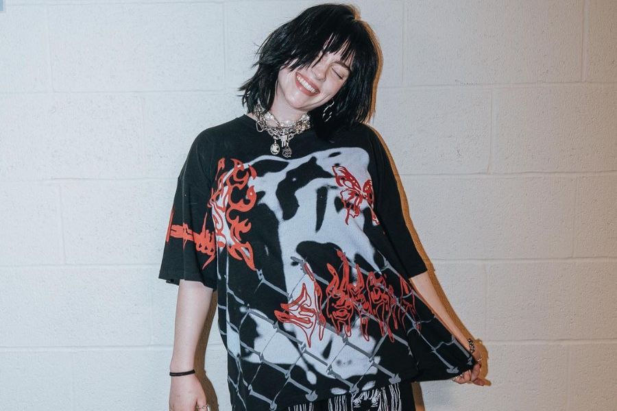 Billie Eilish Festivali'nde Sahne Alan En Genç Ana Şarkıcı Olacak