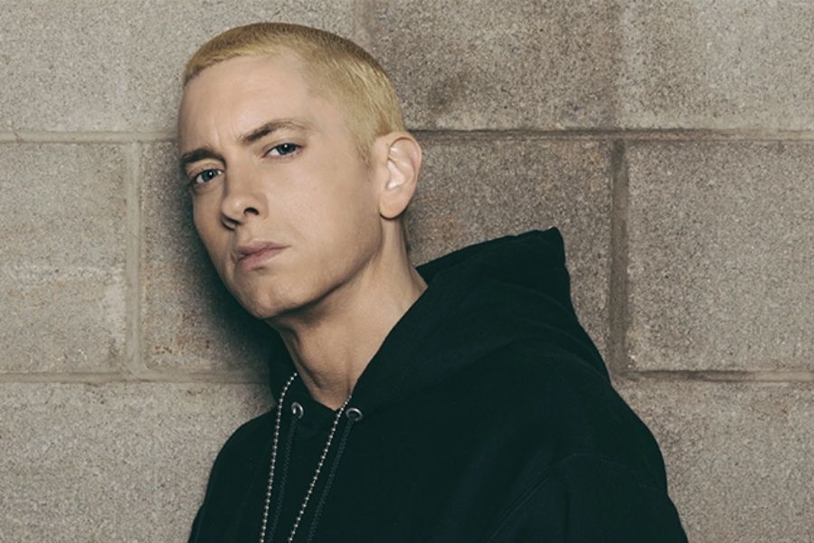Eminem Yeni Teklisini Duyurdu
