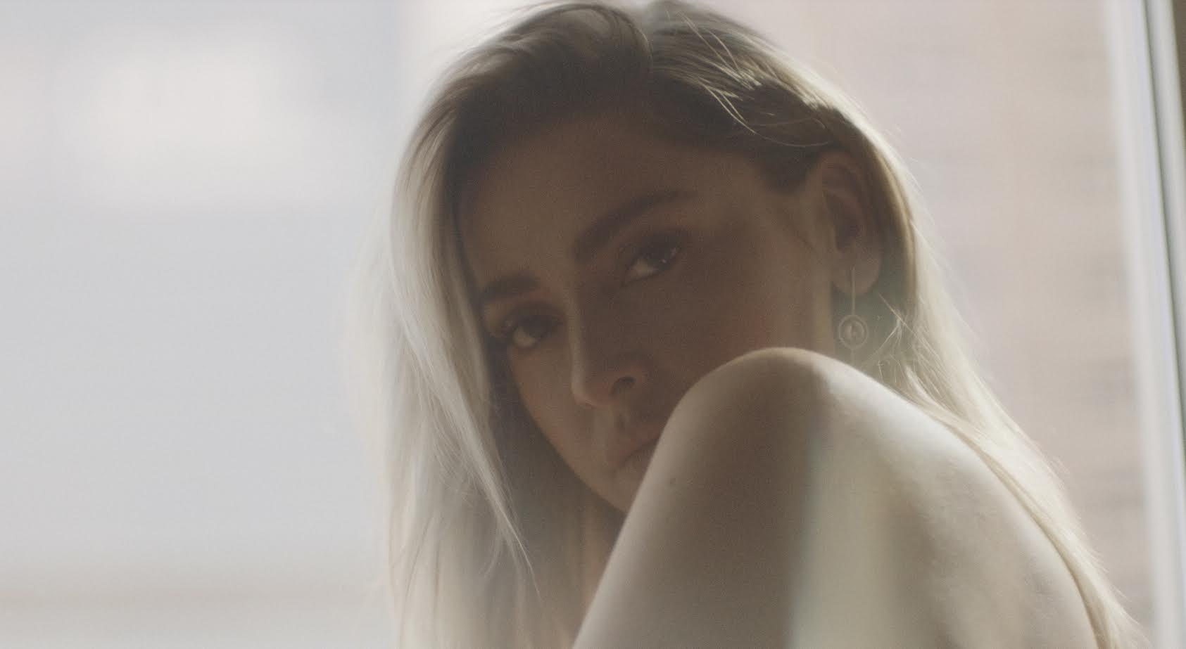 Hadise'nin İlk EP’si "Aşka Kapandım"