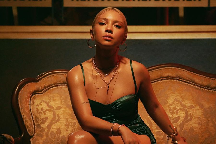 Ece Seçkin Yeni Şarkısı İçin Gün Sayıyor