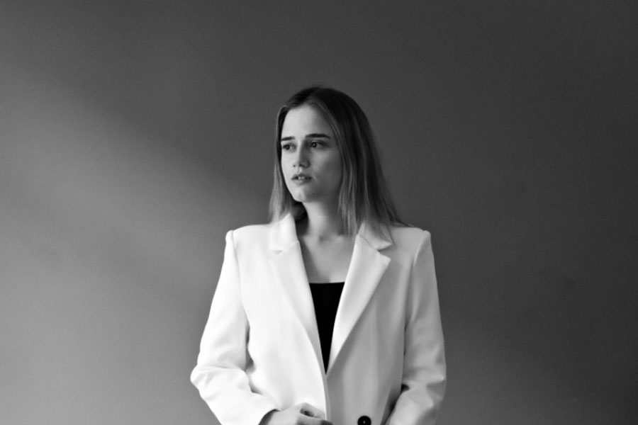 Zehra Bu Kez "Gurbet" Dedi