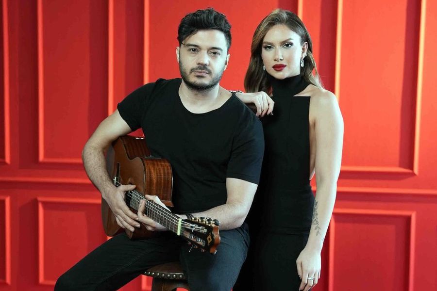 Ece Mumay ve İlyas Yalçıntaş'tan Sürpriz Düet
