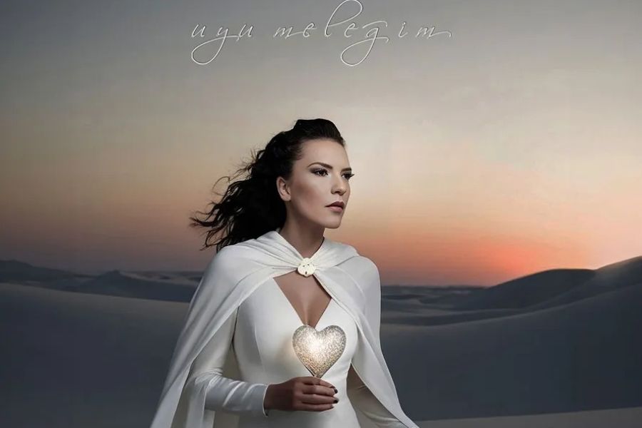 Yeşim Salkım'dan "Uyu Meleğim"