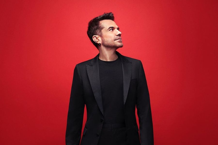 Kenan Doğulu’dan Cumhuriyet’e Hediye Geldi