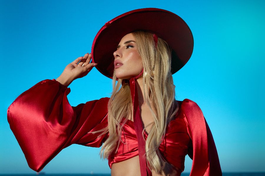 Yağmur Hizal Yeni Şarkısını Yayınladı