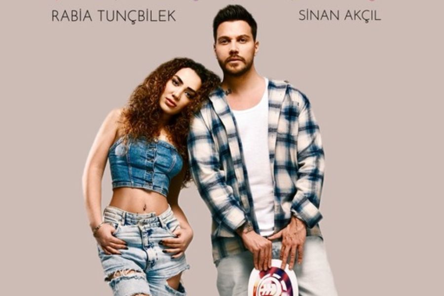 Sinan Akçıl ve Rabia Tunçbilek Düeti Geldi