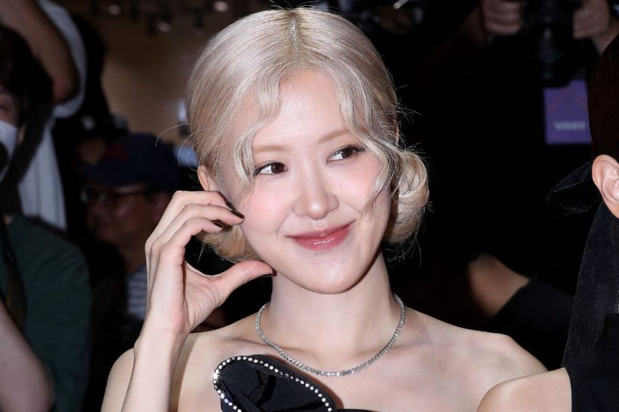 BLACKPINK'in Rosé'si İlk Albümünü Duyurdu