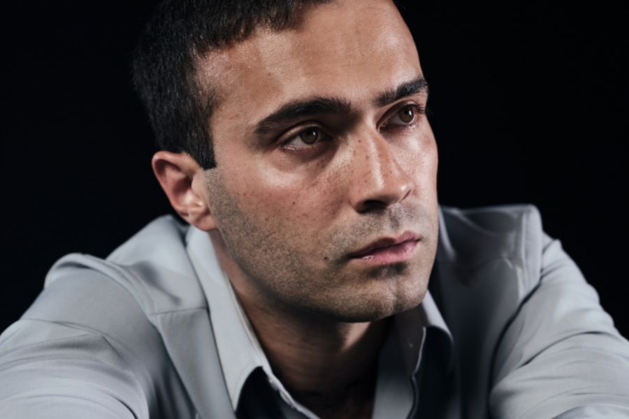 Mert Demir'den Yeni Albüm "Yalan Dolan"