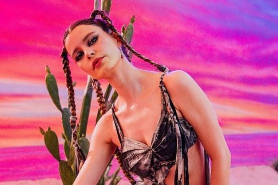 Beren Saat Müziğe “CapitaliZoo” ile İddialı Giriş Yaptı