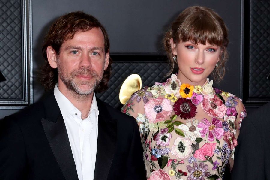 Taylor Swift Şarkı Yazmayı Hiç Bırakmıyor