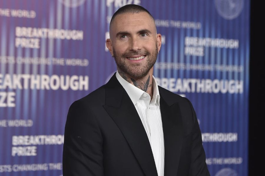 Maroon 5 Geri Dönüyor: Yeni Albüm ve Turne Yolda!