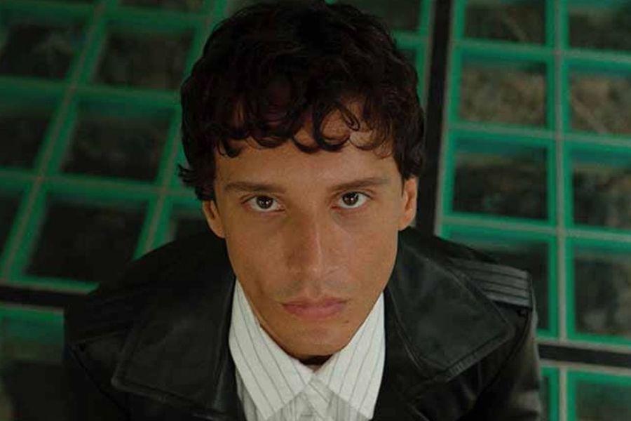 Edis "Azar Azar"ı Yayınladı