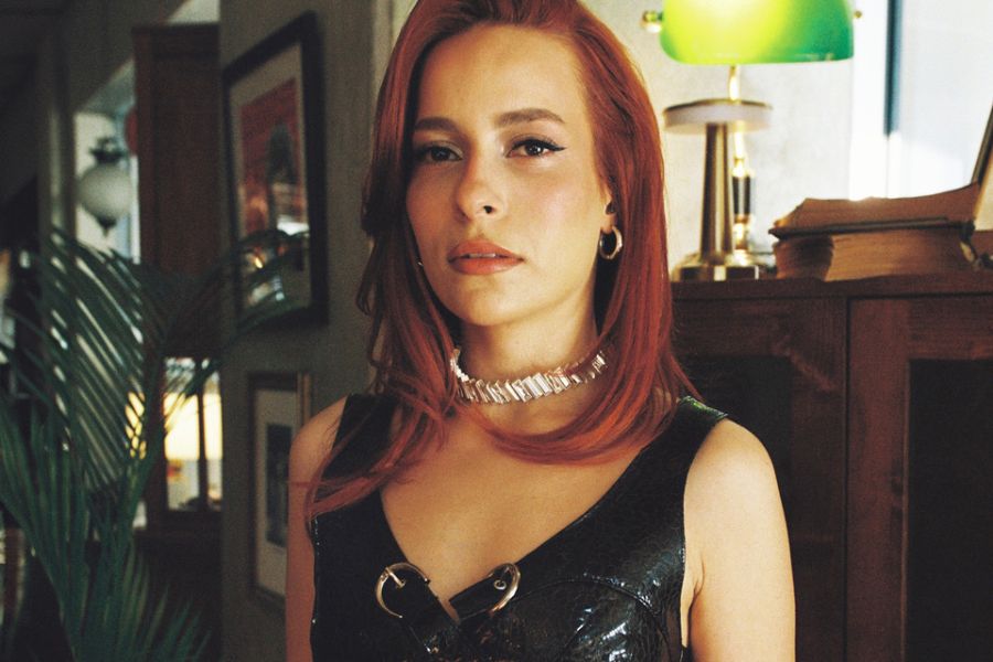 Dicle Olcay "Kardelen"i Yeniden Yorumladı.