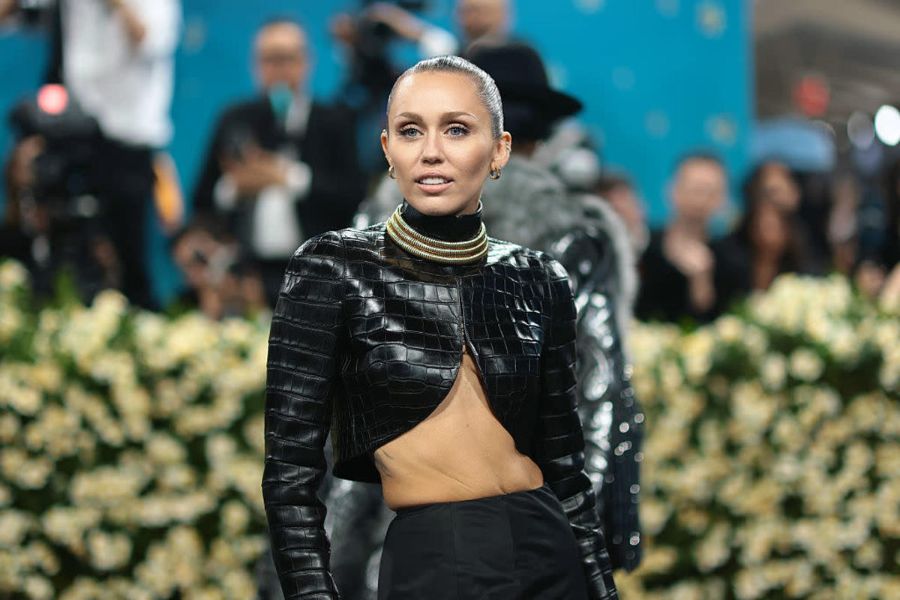 Miley Cyrus’tan Gözyaşı Yüklü Yeni Tekli: “More to Lose” Yayında!