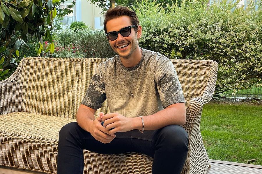 Cem Belevi’den Bir İlk