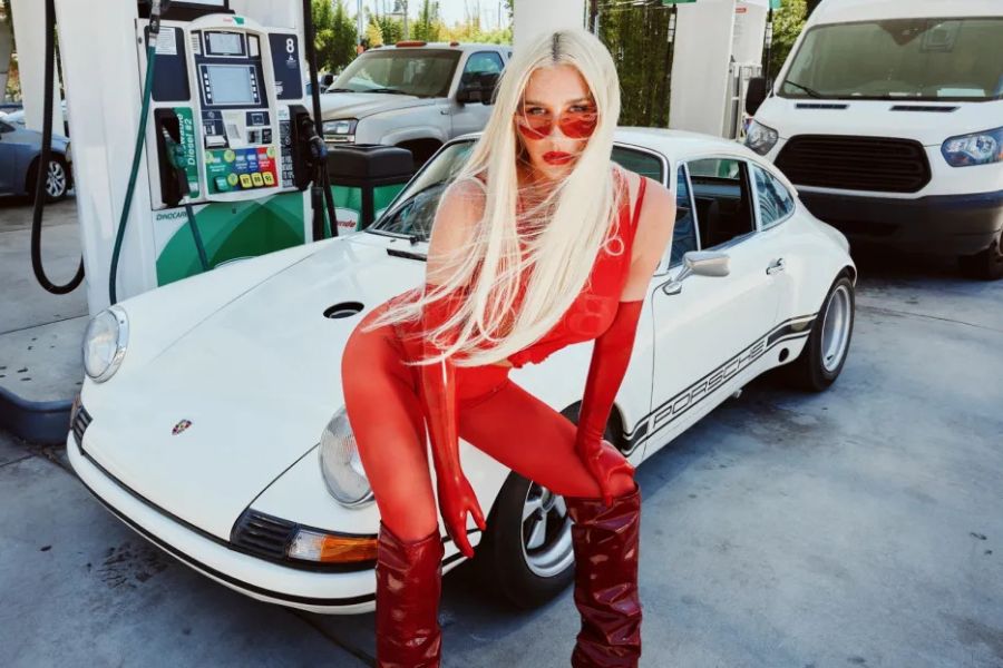 Kesha Yeni Single Yayınladı