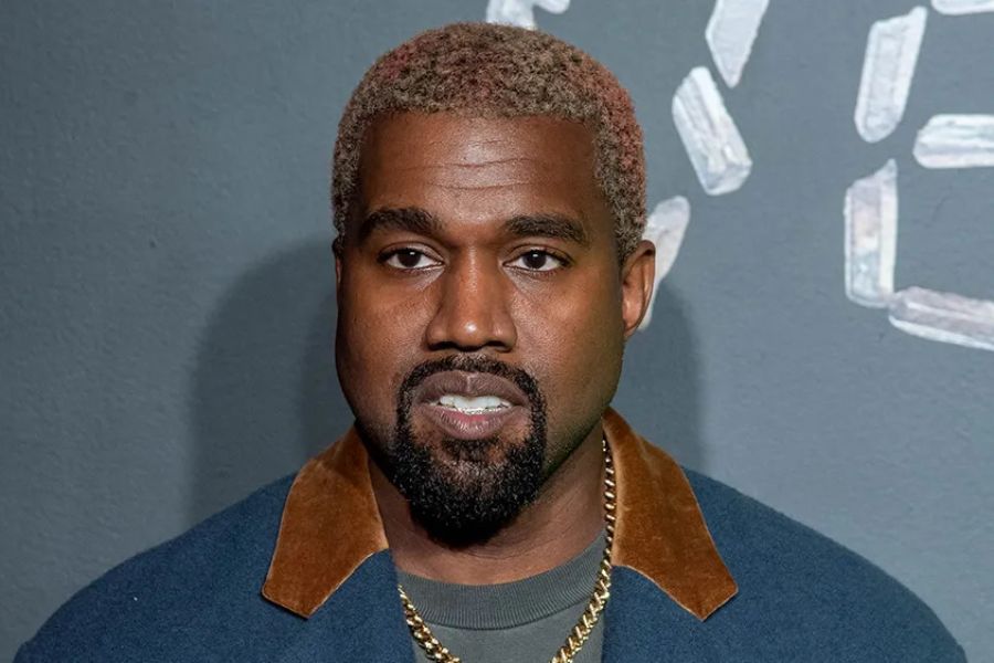 Kanye West Albümünün Çıkış Tarihini Erteledi