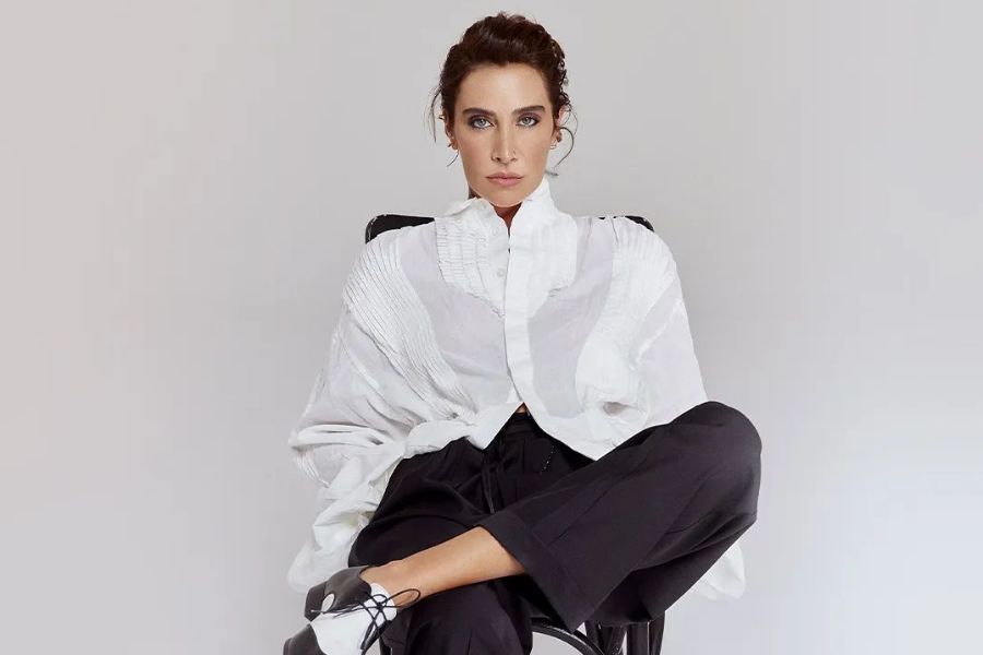 Sıla'dan Beklenen Yeni Albümü "Şarkıcı" Yayınlandı